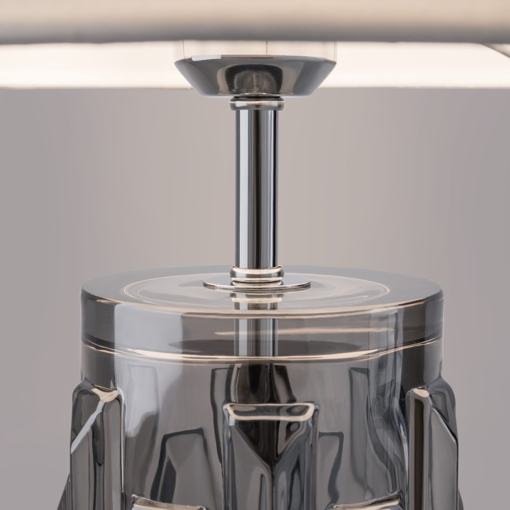 Настольная лампа Maytoni Muse MOD304TL-01GR Настольная лампа Maytoni Muse MOD304TL-01GR