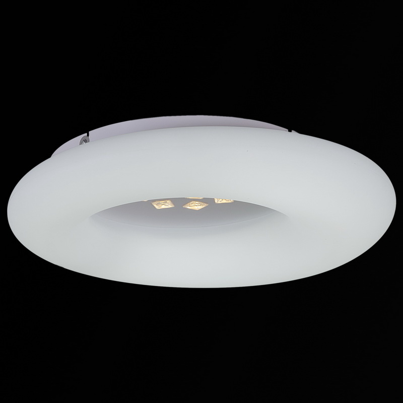 Потолочная люстра Reluce 09049-0.3-80W WT Потолочная люстра Reluce 09049-0.3-80W WT