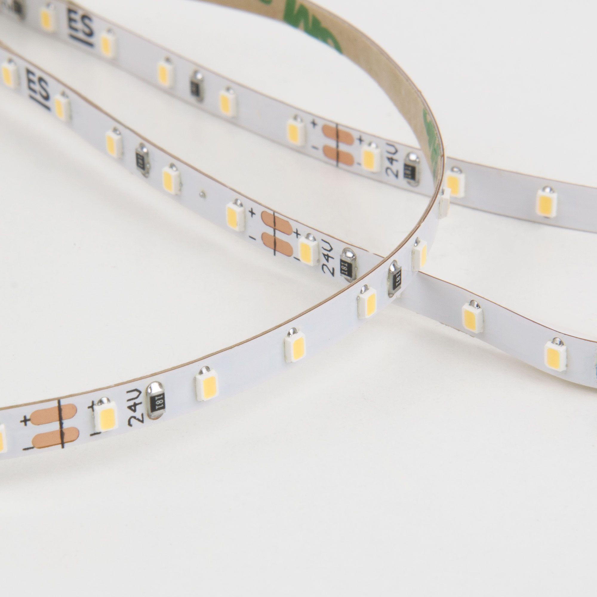 Светодиодная лента Elektrostandard 24V 8W 120Led 2116 IP20 холодный белый 5м 4690389176685 Светодиодная лента Elektrostandard 24V 8W 120Led 2116 IP20 холодный белый 5м 4690389176685