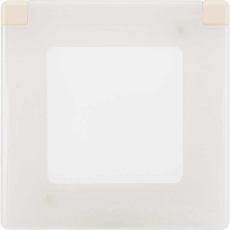 Рамка с защитной крышкой Legrand Inspiria 673921