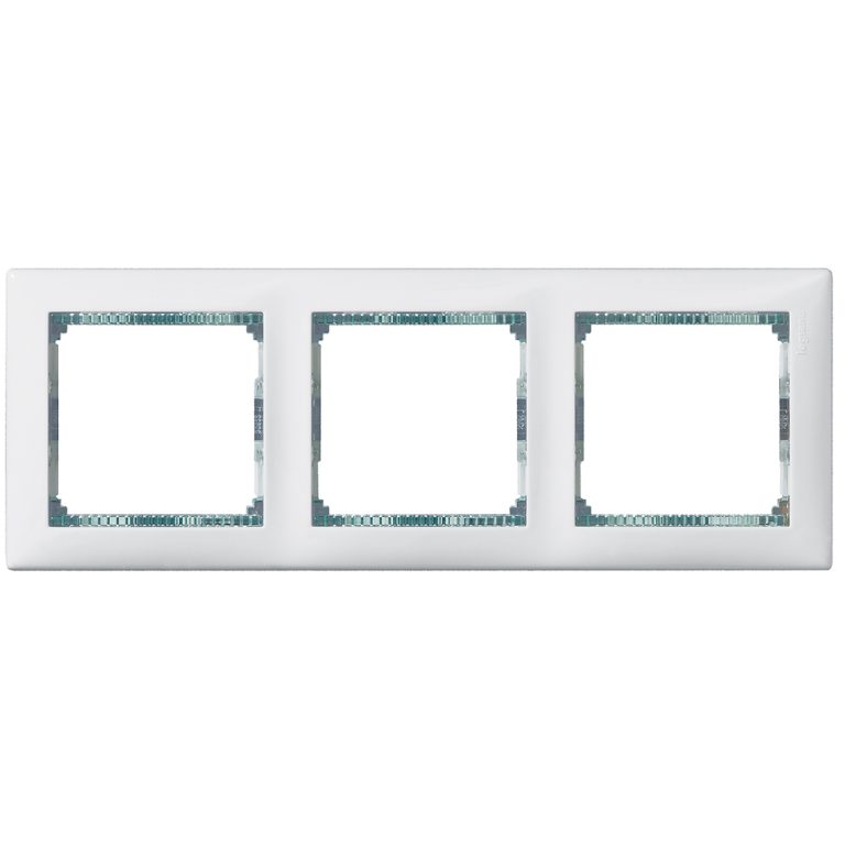 Рамка трехместная Legrand Valena Classic 694245