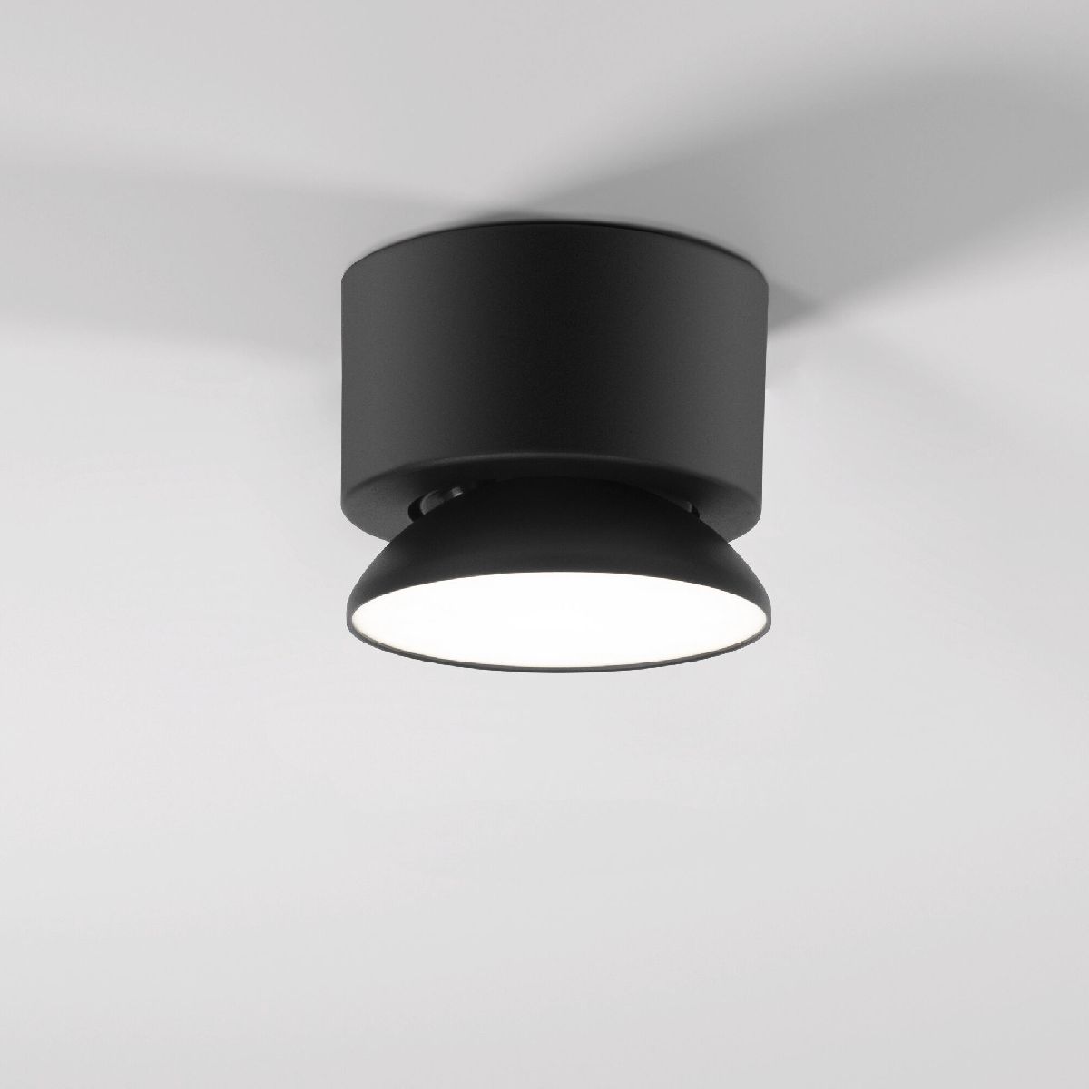 Накладной спот Elektrostandard Smooth 4690389203237 25053/LED a065461 Накладной спот Elektrostandard Smooth 4690389203237 25053/LED a065461