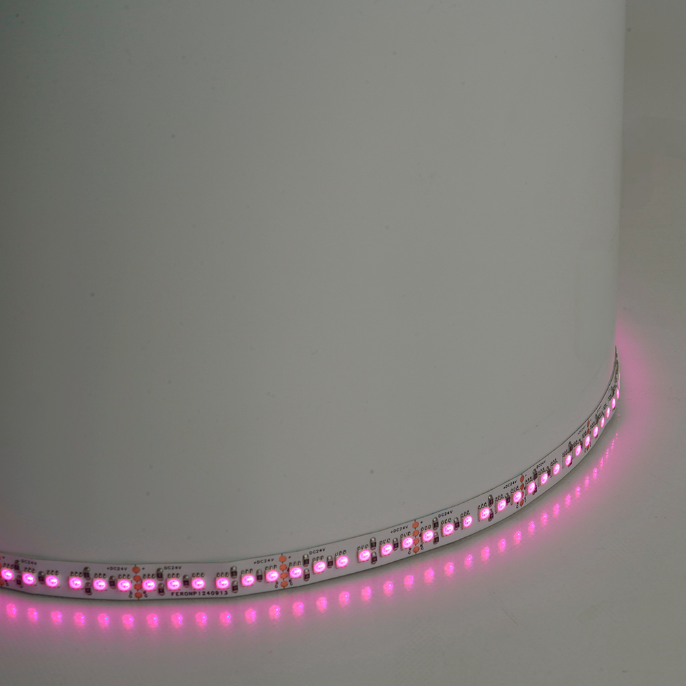 Светодиодная лента Feron LS502 24В 5050 16Вт/м RGB 5м IP20 51824 Светодиодная лента Feron LS502 24В 5050 16Вт/м RGB 5м IP20 51824